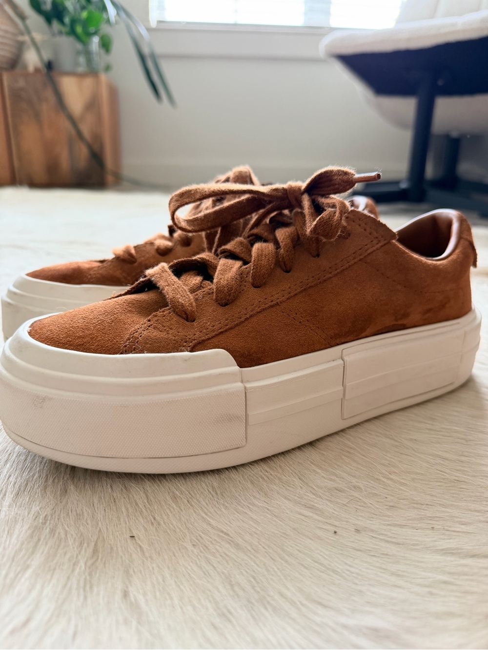 Converse Women’s. Platform Suede Sneakers - Rust Brown - Picture 4 of 6